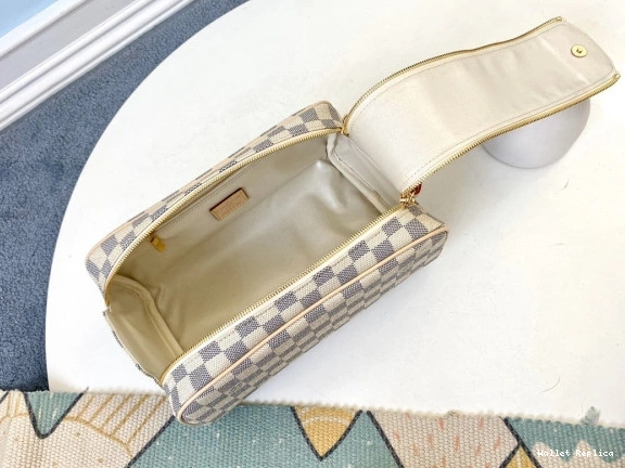 Affordable VUITTON TOILETRY BAG LOUIS 0821